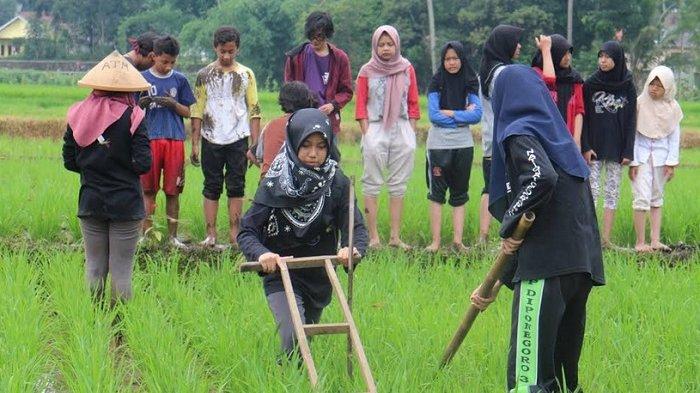 Detail Gambar Gambar Tentang Kigiatan Sekolah Nomer 41