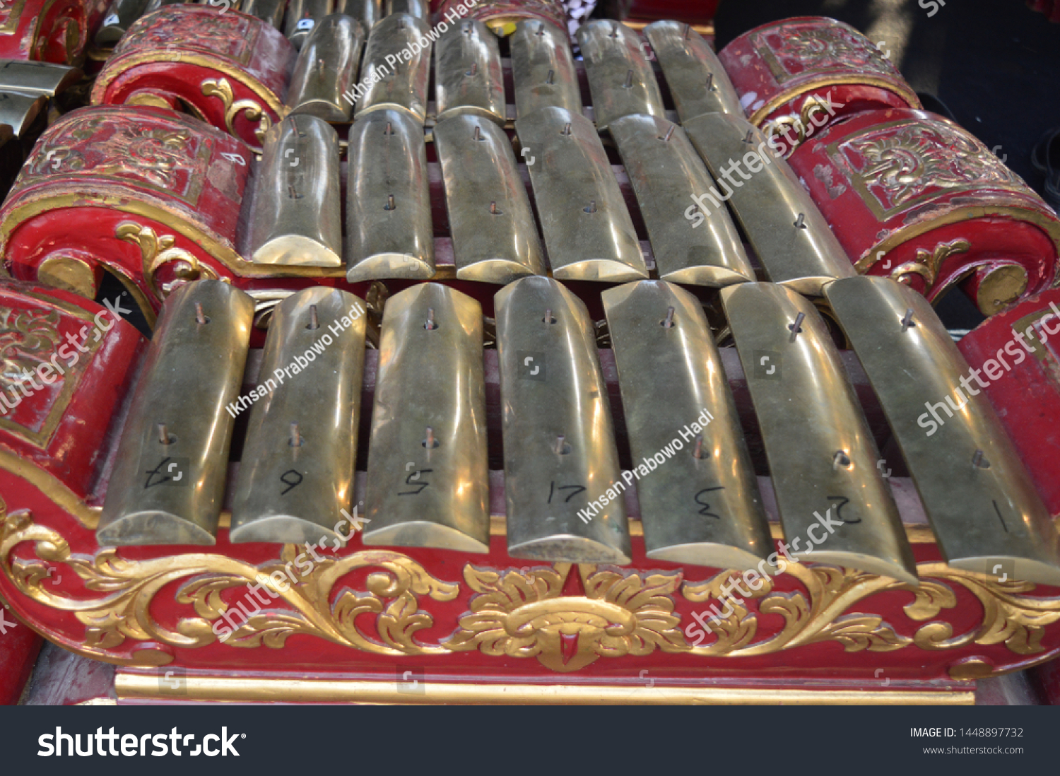 Detail Gambar Gamelan Jawa Nomer 23