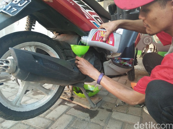 Detail Gambar Ganti Oli Motor Nomer 52