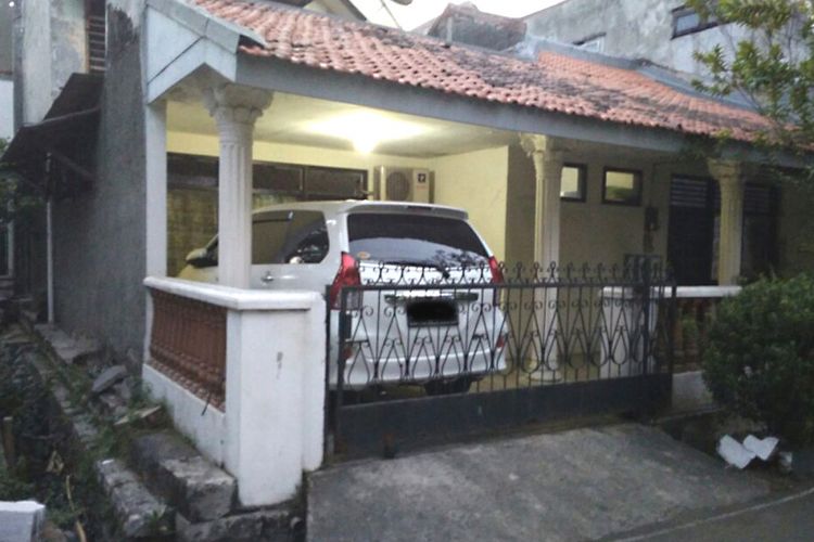 Detail Gambar Garasi Mobil Depan Rumah Nomer 27