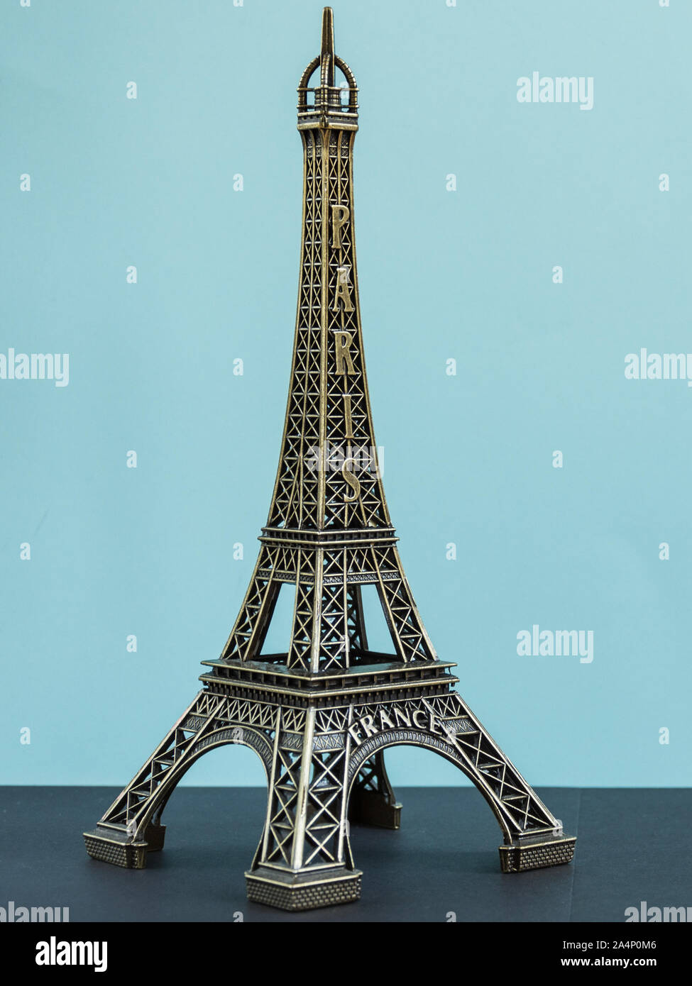 Detail Gambar Garskin Menara Eiffel Nomer 16