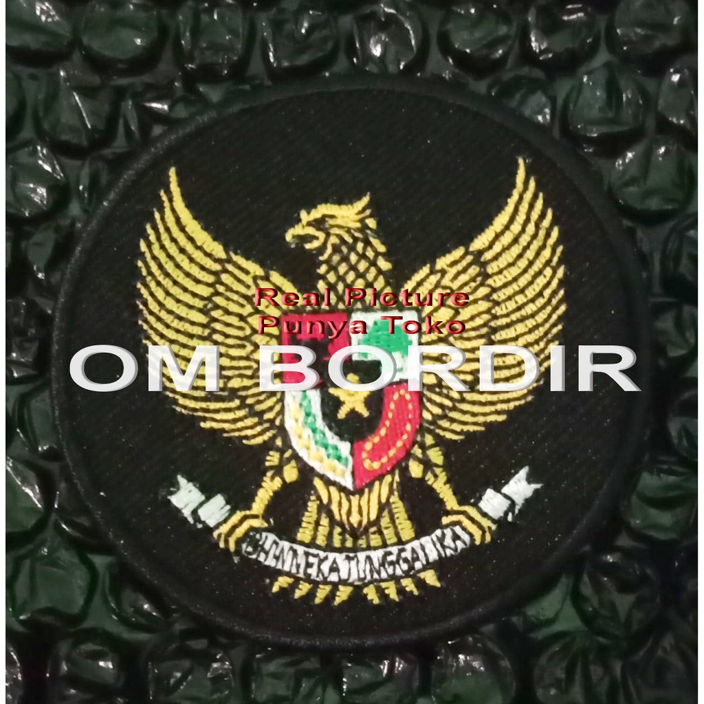 Detail Gambar Garuda Hitam Nomer 19