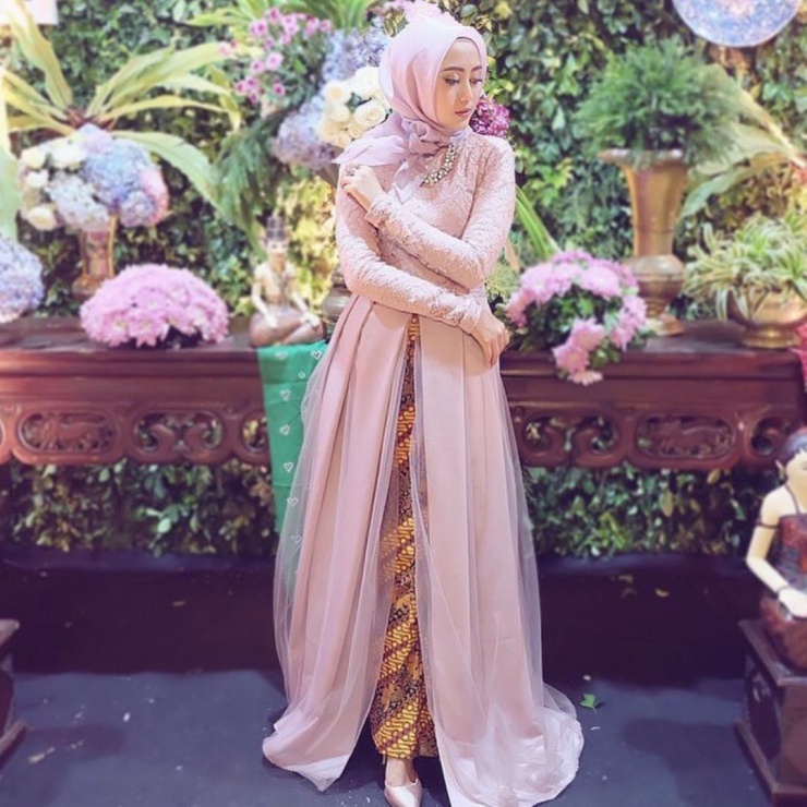 Detail Gambar Gaun Kebaya Modern Terbaru Nomer 23