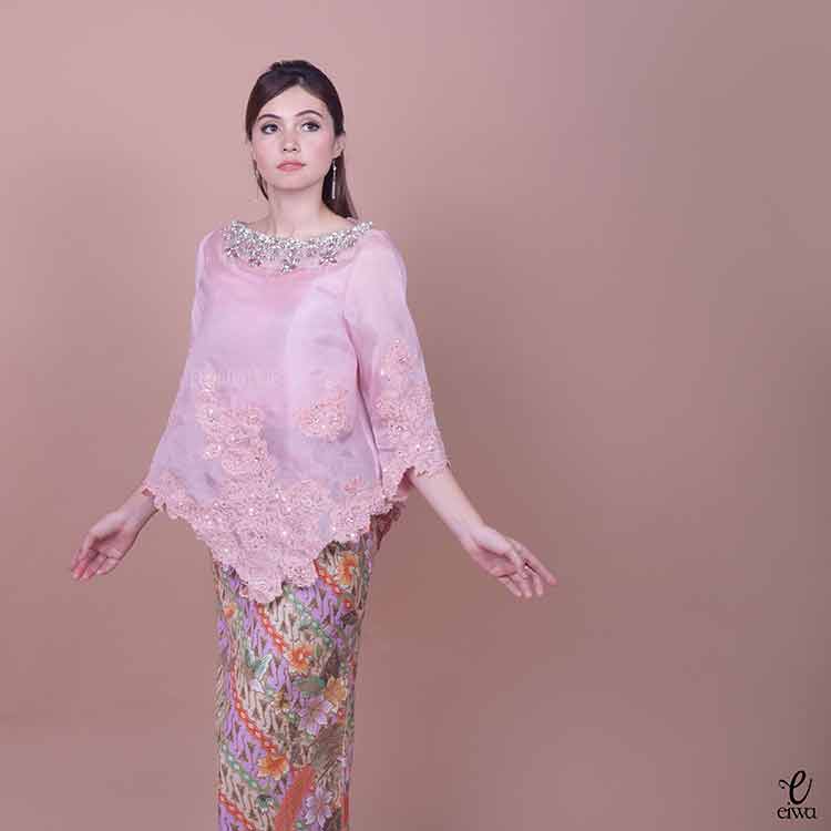 Detail Gambar Gaun Kebaya Modern Terbaru Ivan Gunawan Nomer 44