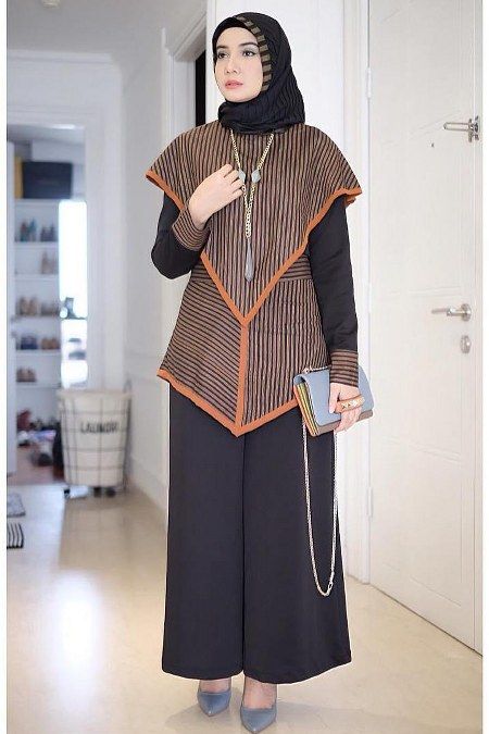Detail Gambar Gaun Kebaya Modern Terbaru Zaskia Sungkar Nomer 47