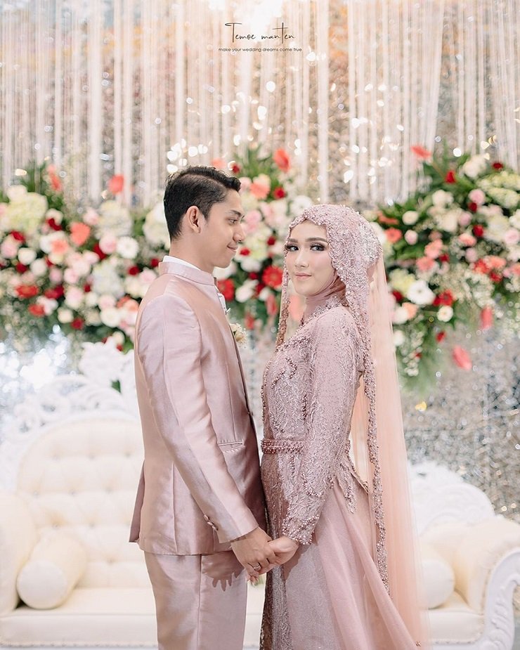 Detail Gambar Gaun Nikah Nomer 36