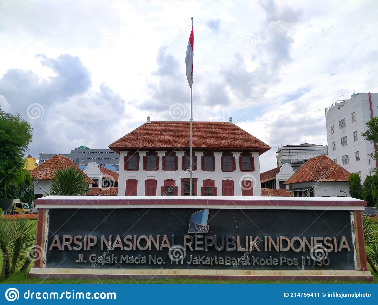 Detail Gambar Gedung Arsip Nomer 39