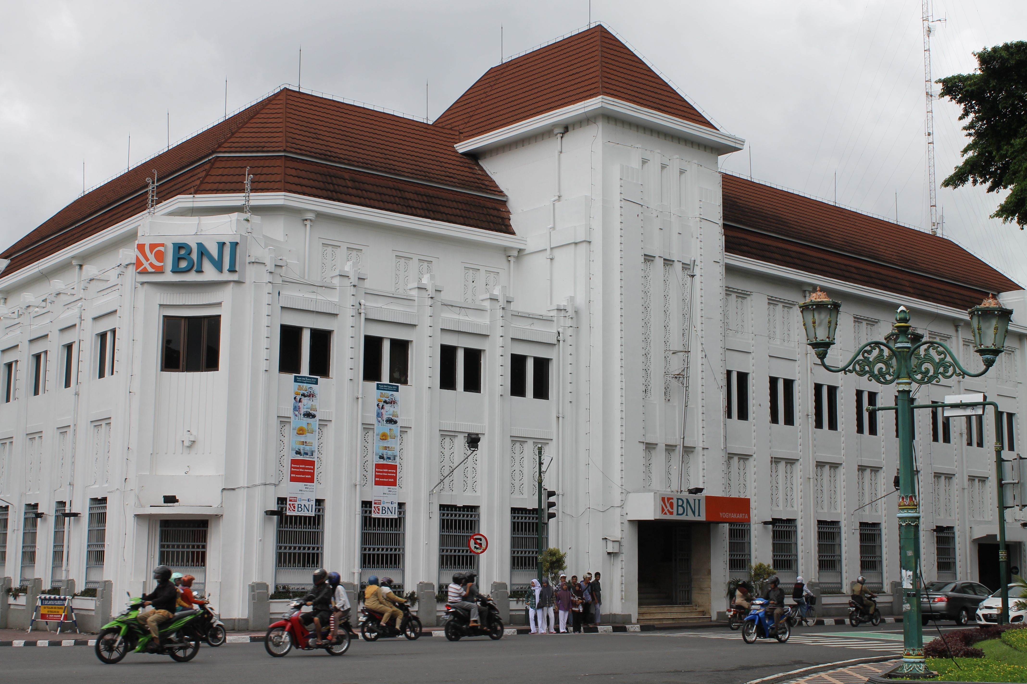 Detail Gambar Gedung Bank Bni Nomer 8