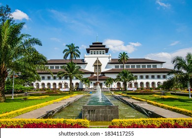 Detail Gambar Gedung Sate Bandung Nomer 32