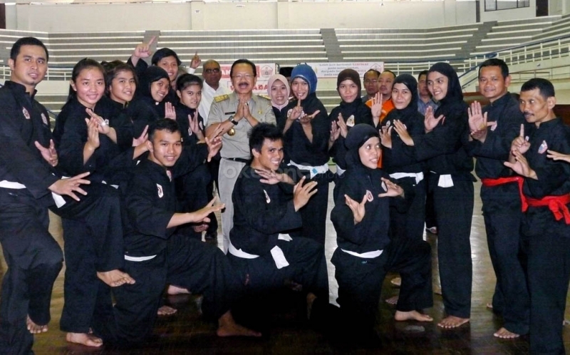 Download Gambar Gelanggang Sabung Pencak Silat Nomer 39