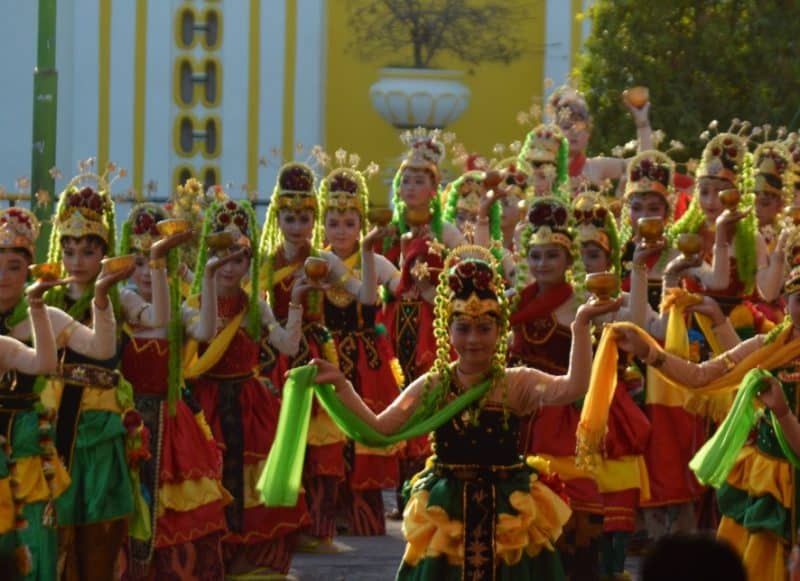 Detail Gambar Gerakan Tari Bunga Melati Nomer 48