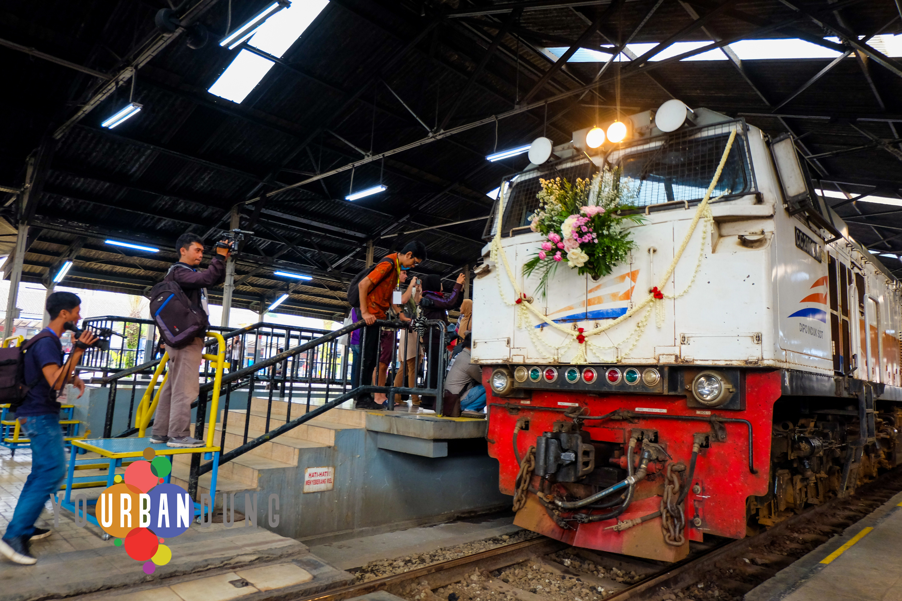 Detail Gambar Gerbong Kereta Argo Parahyangan Nomer 18