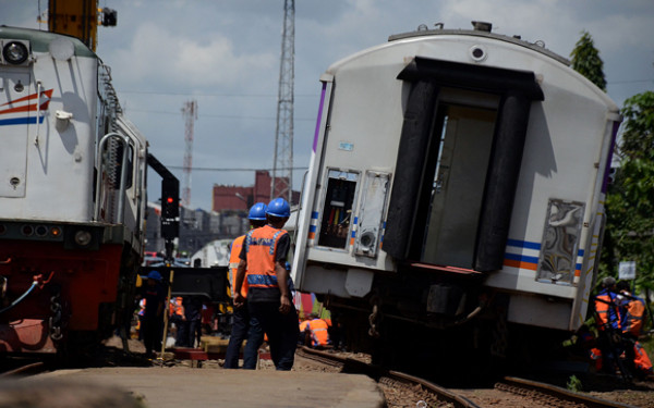 Detail Gambar Gerbong Kereta Argo Parahyangan Nomer 27