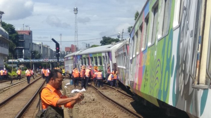 Detail Gambar Gerbong Kereta Argo Parahyangan Nomer 29