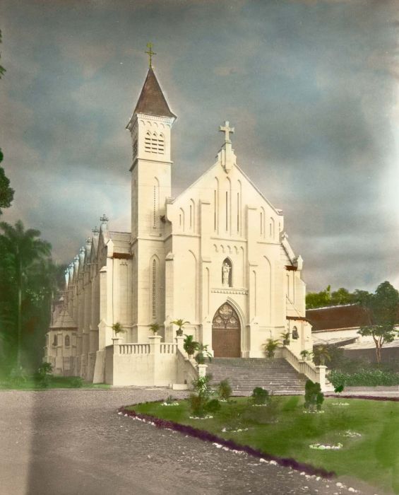 Detail Gambar Gereja Di Indonesia Nomer 17