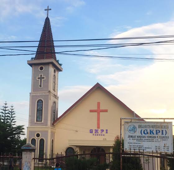 Detail Gambar Gereja Di Indonesia Nomer 8