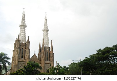 Detail Gambar Gereja Katedral Nomer 26