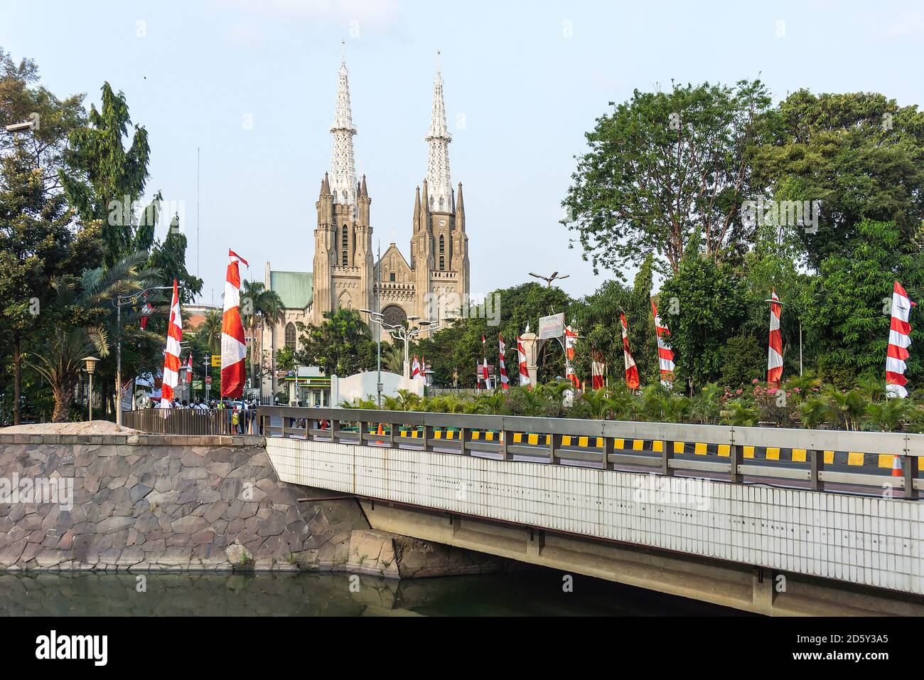 Detail Gambar Gereja Katedral Nomer 30