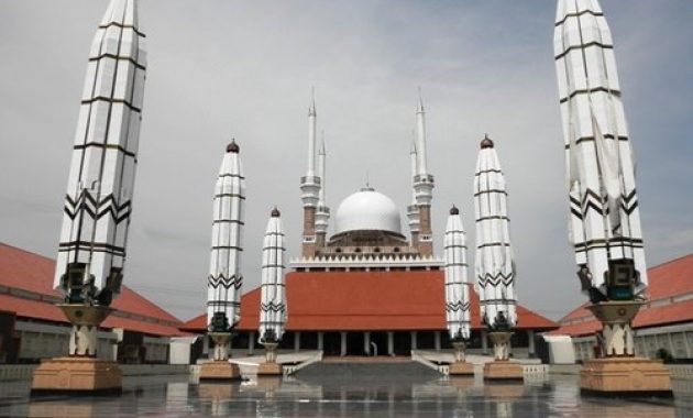 Detail Gambar Gereja Kristen Masjid Agung Semarang Nomer 43