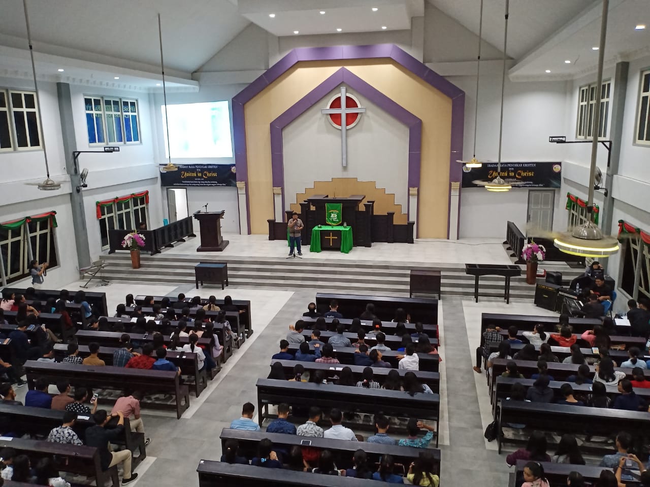 Detail Gambar Gereja Protestan Nomer 18