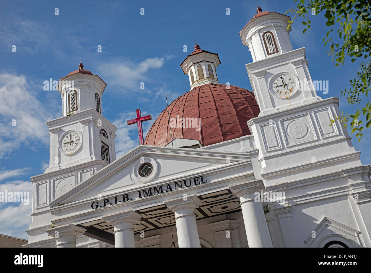 Detail Gambar Gereja Protestan Terbaru Nomer 9