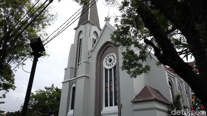 Detail Gambar Gereja Tua Nomer 8