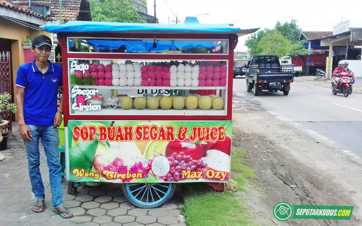 Detail Gambar Gerobak Sop Buah Nomer 6