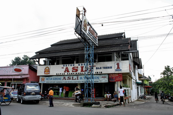 Detail Gambar Getuk Goreng Hd Foto Jalan Sokaraja Tengah Hd Nomer 43