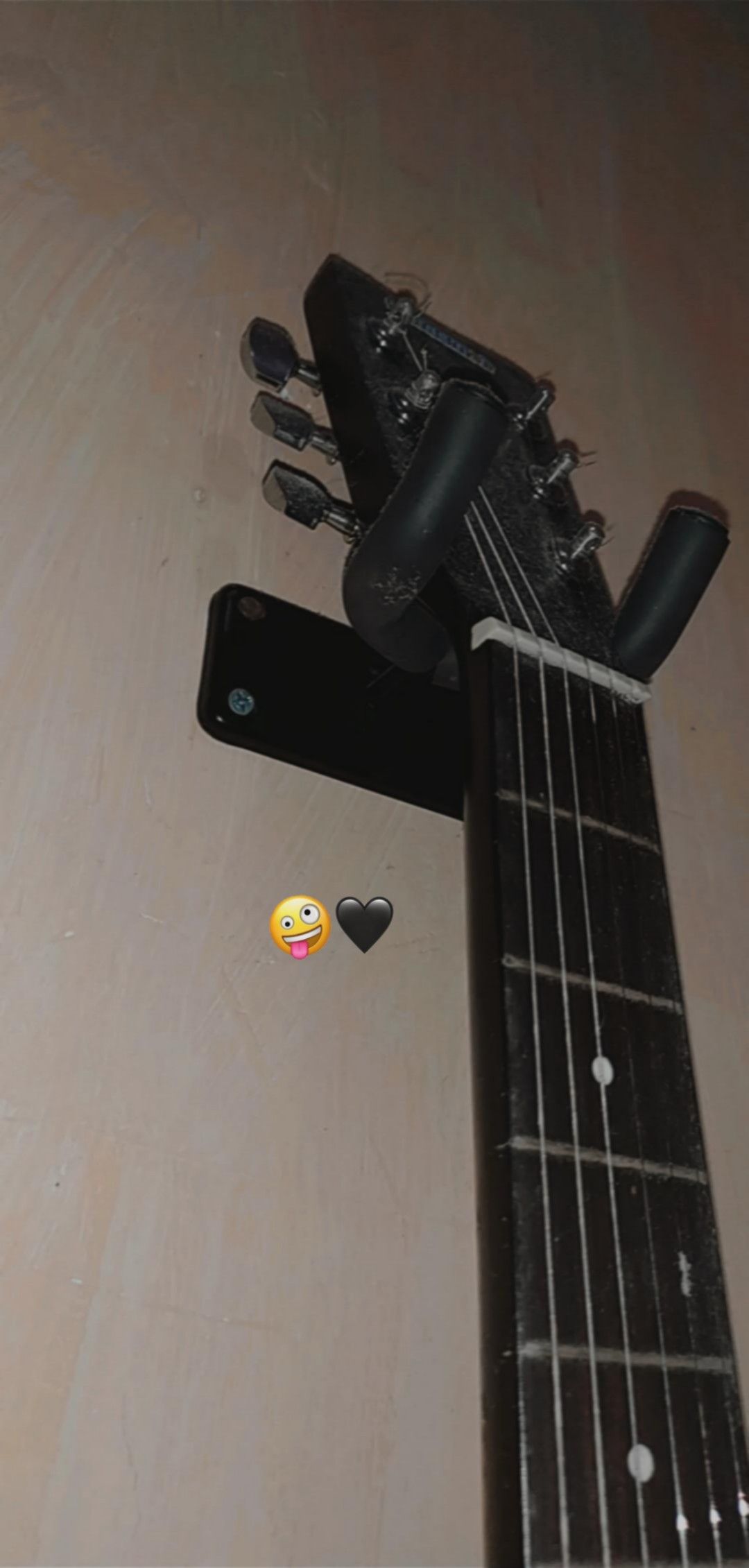 Detail Gambar Gitar Nomer 32