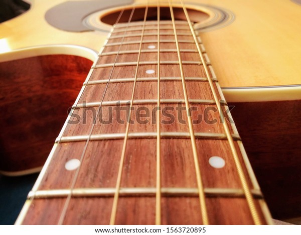 Detail Gambar Gitar Aesthetic Nomer 46