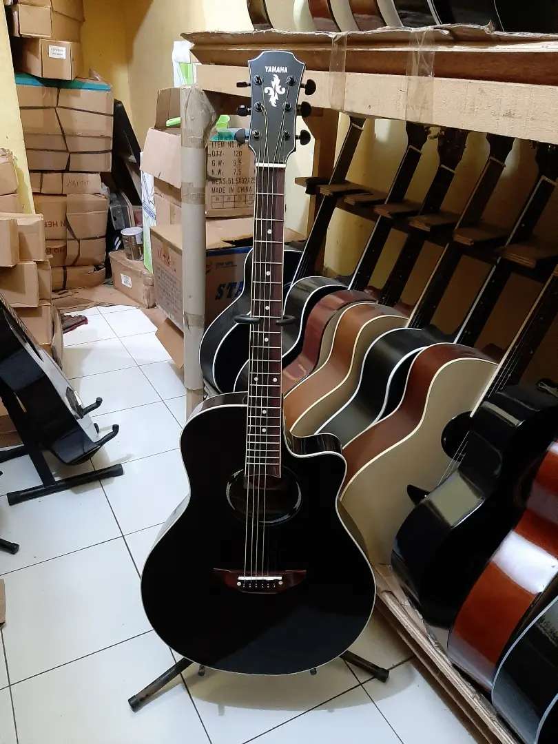 Detail Gambar Gitar Akustik Keren Nomer 44