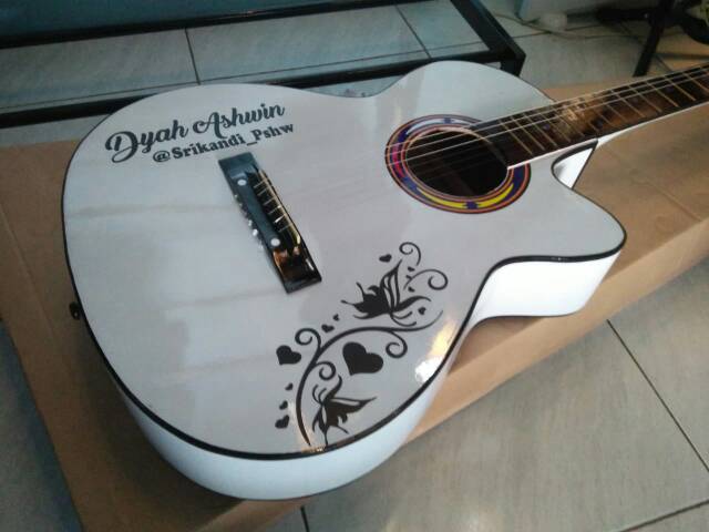 Detail Gambar Gitar Custom Indonesia Keren Nomer 31