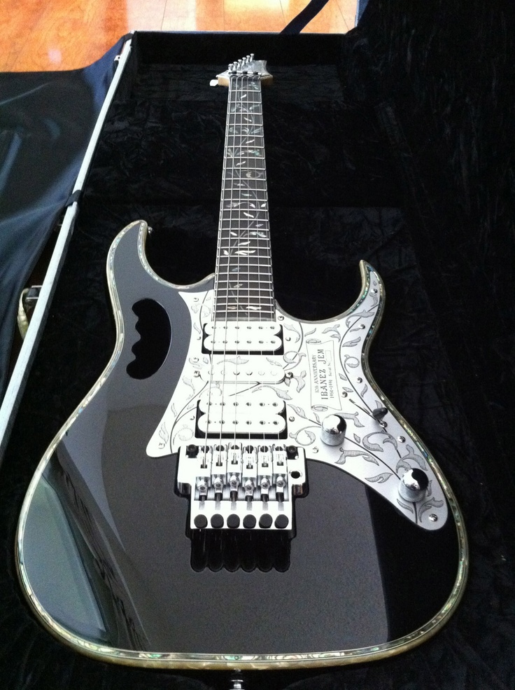 Detail Gambar Gitar Ibanez Black Nomer 47