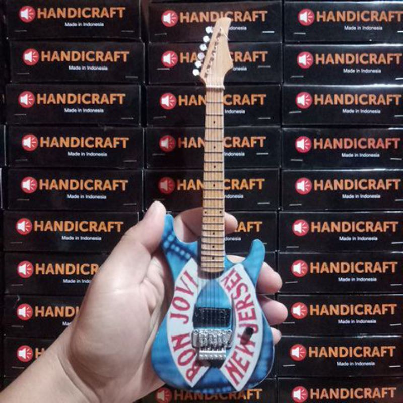 Detail Gambar Gitar Listrik Bonjovi Nomer 12