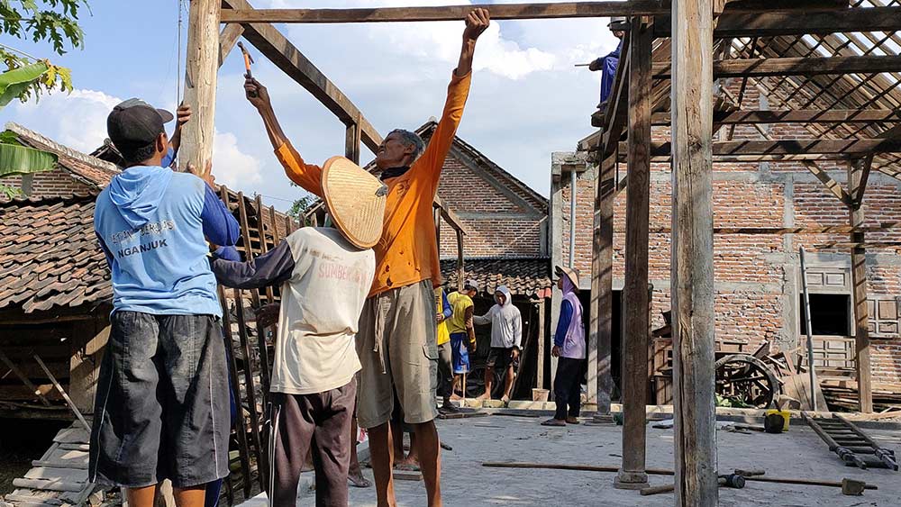 Detail Gambar Gotong Royong Di Rumah Nomer 23