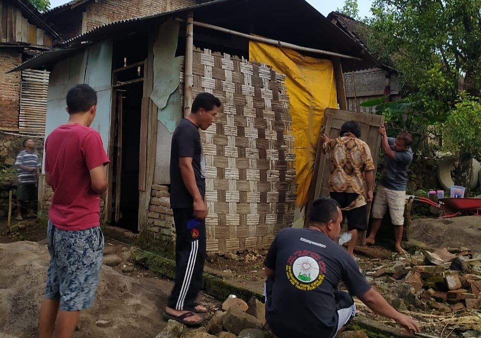 Detail Gambar Gotong Royong Di Rumah Nomer 43