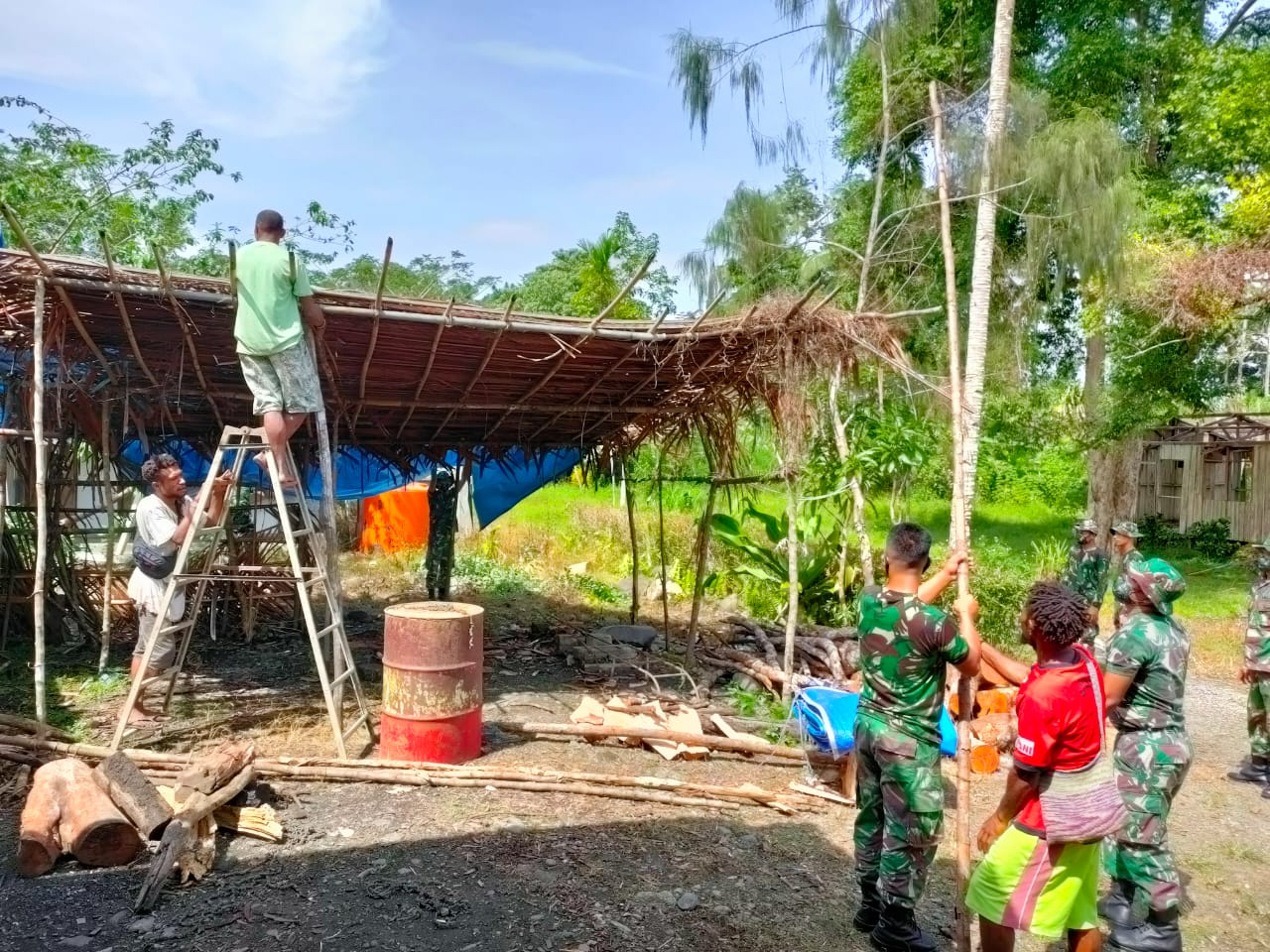 Detail Gambar Gotong Royong Di Rumah Kartun Nomer 41