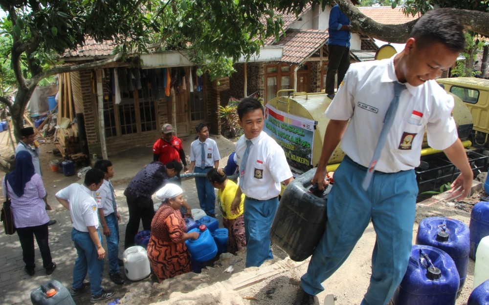 Detail Gambar Gotong Royong Di Sekolah Nomer 18