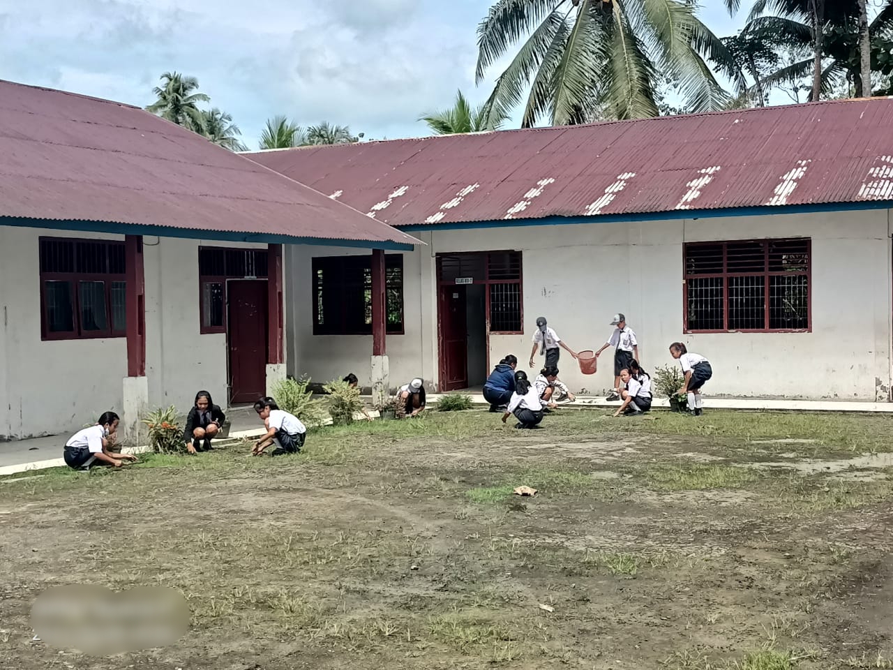 Detail Gambar Gotong Royong Di Sekolah Nomer 19