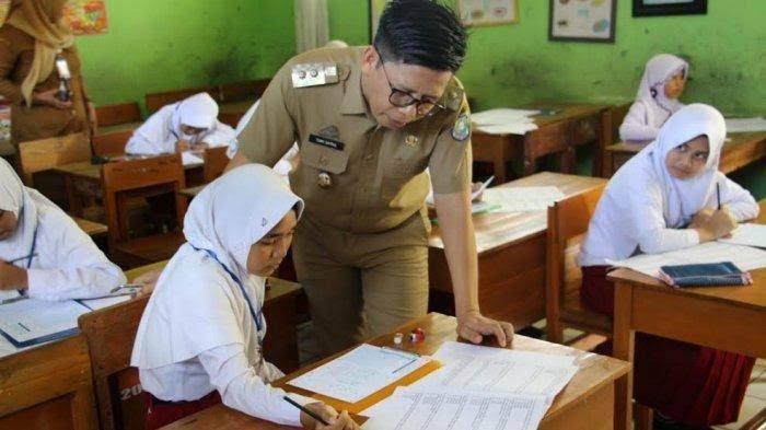 Detail Gambar Gotong Royong Di Sekolah Nomer 40