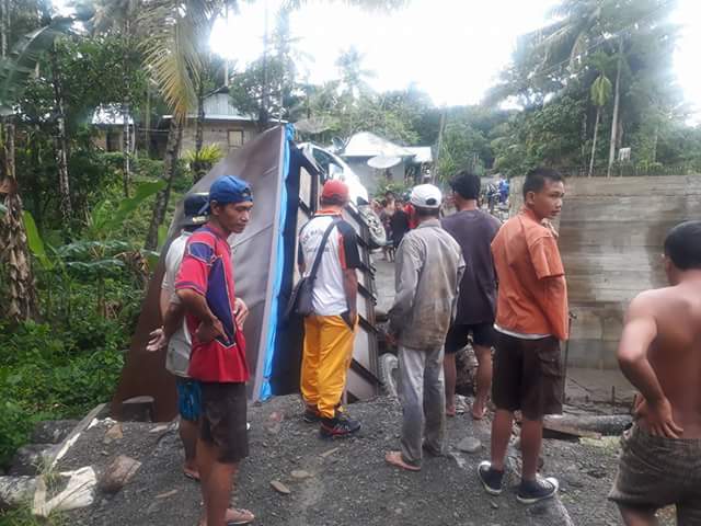 Detail Gambar Gotong Royong Gambar Jalan Batako Dari Hasil Gotong Royong Nomer 12