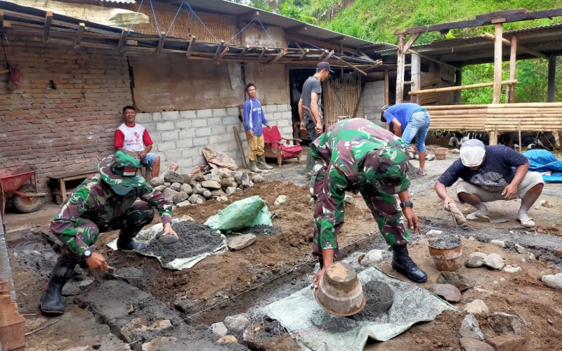 Detail Gambar Gotong Royong Gambar Jalan Batako Dari Hasil Gotong Royong Nomer 33