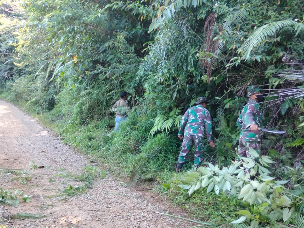 Detail Gambar Gotong Royong Gambar Jalan Batako Dari Hasil Gotong Royong Nomer 36