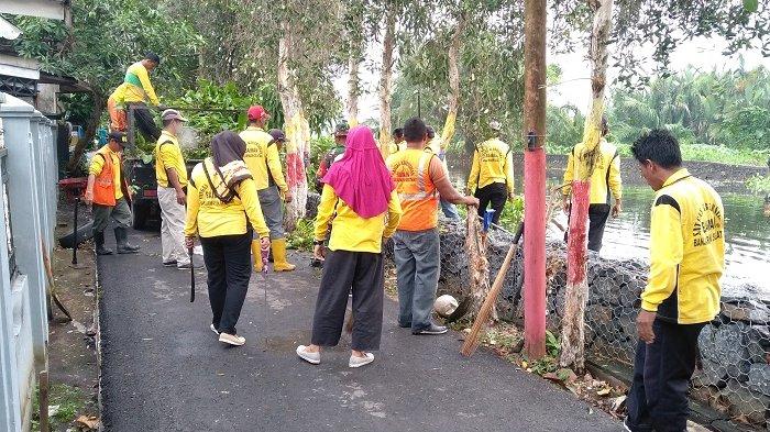 Detail Gambar Gotong Royong Membersihkan Lingkungan Nomer 7