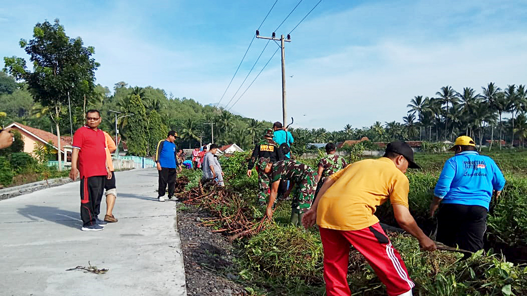 Detail Gambar Gotong Royong Membersihkan Lingkungan Nomer 14