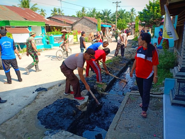 Detail Gambar Gotong Royong Membersihkan Lingkungan Nomer 18