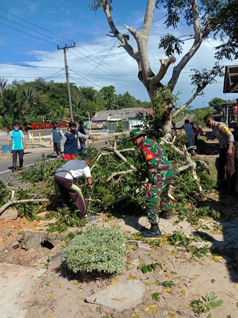 Detail Gambar Gotong Royong Membersihkan Lingkungan Nomer 38