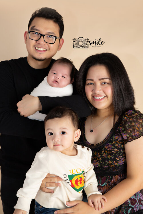 Detail Contoh Foto Keluarga Dengan Bayi Nomer 52