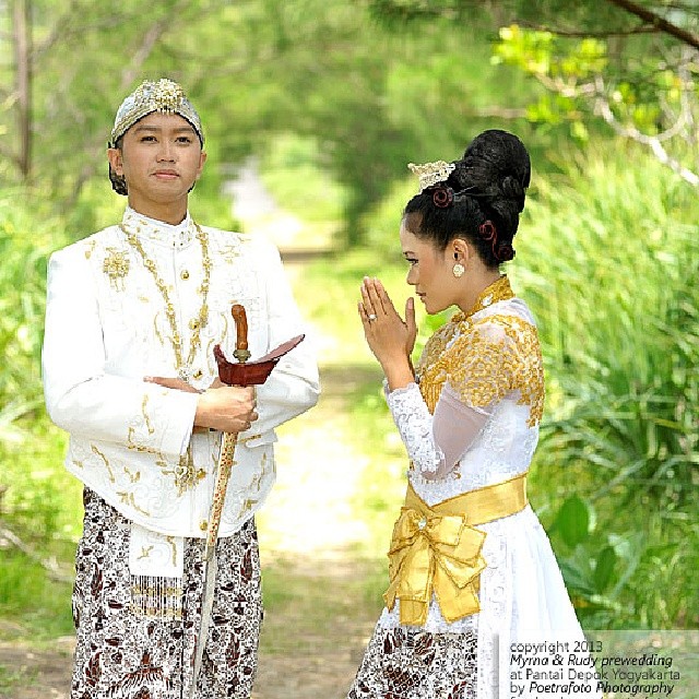 Detail Contoh Foto Pengantin Nomer 17