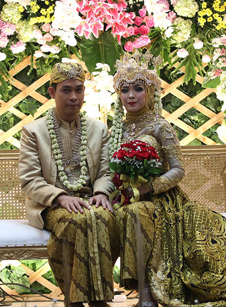 Detail Contoh Foto Pengantin Di Pelaminan Nomer 28